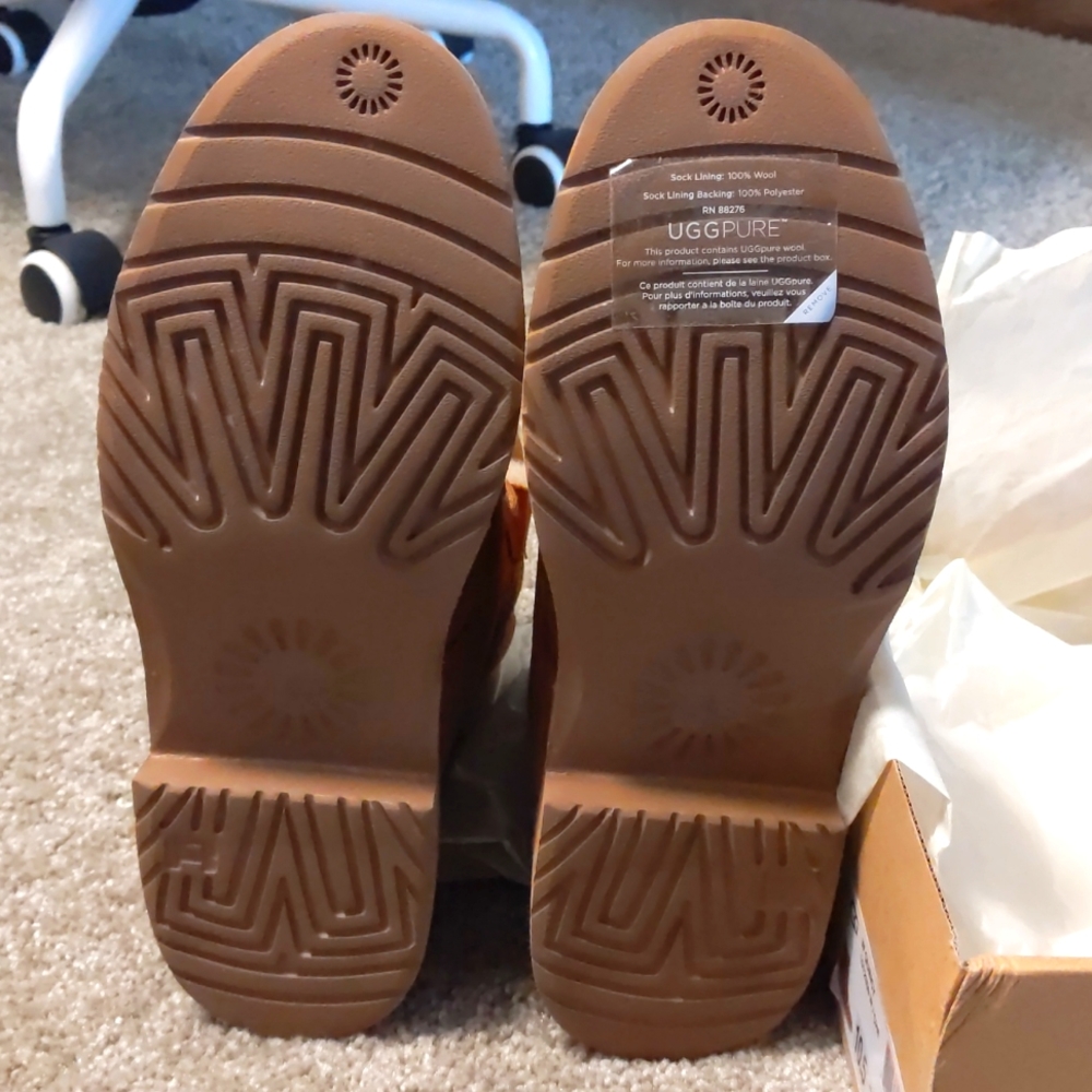 NWT UGG Quincy Shearling Lined Boot - Picture 11 of 16